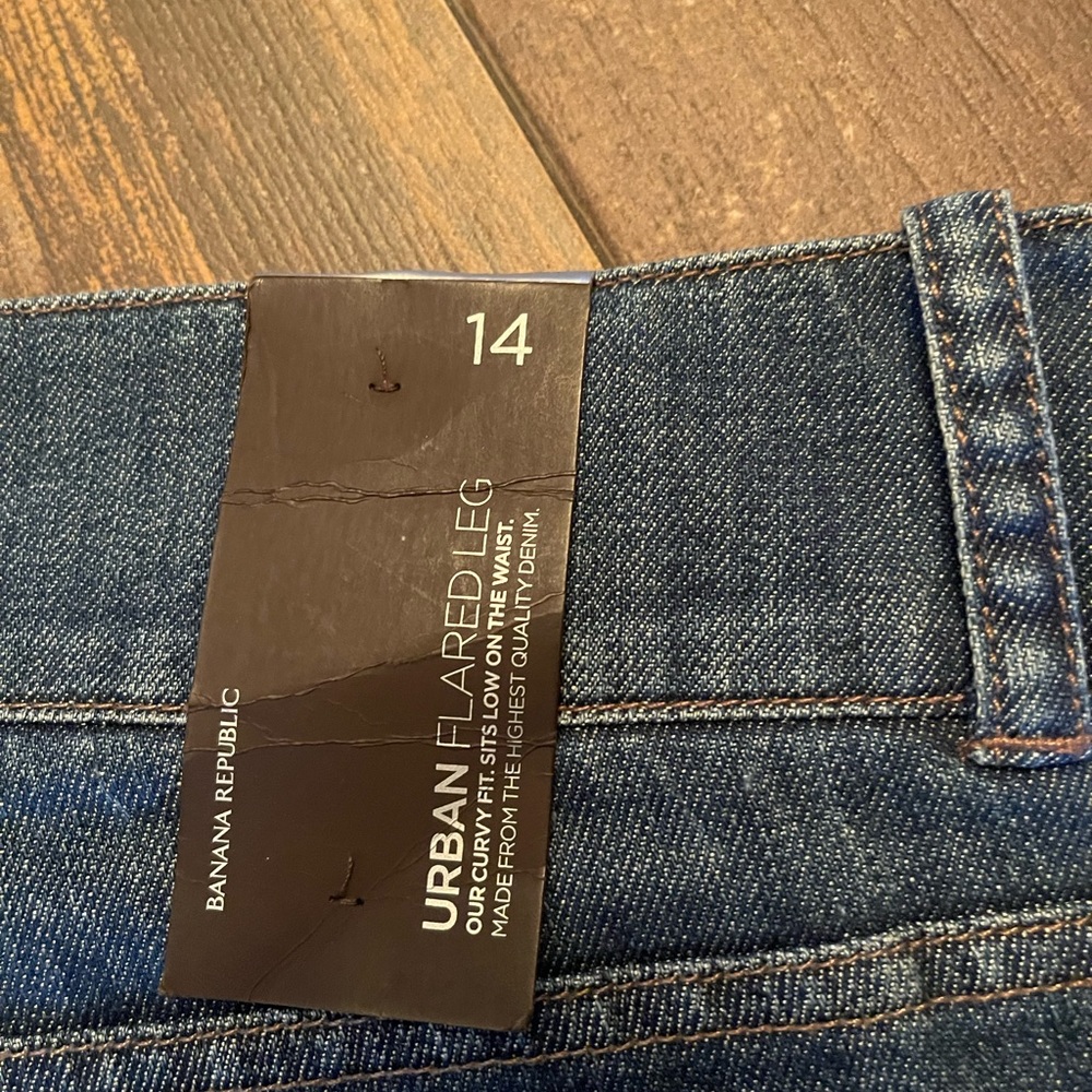 Banana Republic-Evan Flared Jeans - Picture 7 of 7
